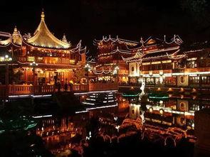 上海豫园吃瓜群众,游客纷至沓来